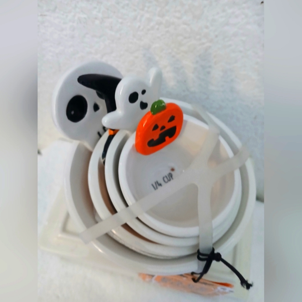 Halloween measuring cups